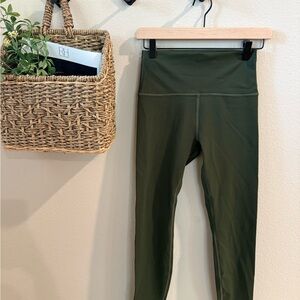 NWOT Aritzia leggings